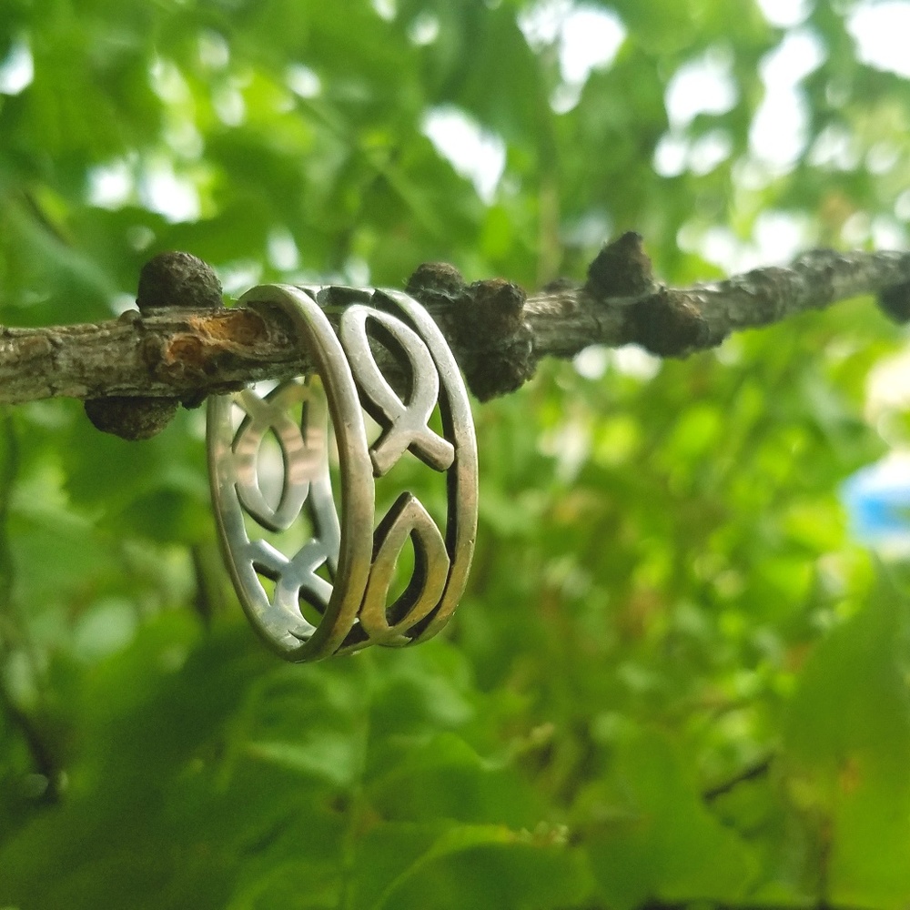 James Avery sterling silver continuous Icthys ring